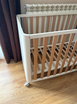 Cuna stokke con ruedas