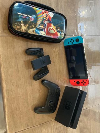Nintendo Switch con accesorios