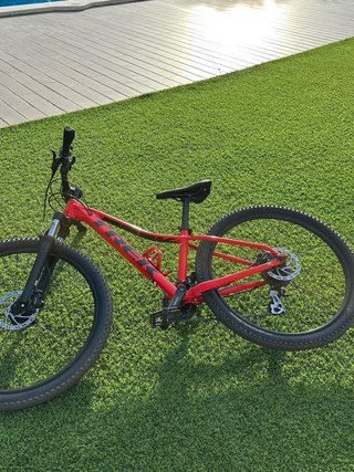 Bicicleta de montaña hardtail Trek Marlin 6