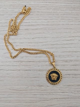 Cadena Versace Medusa Negra y Dorada
