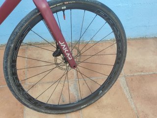 Bicicleta Gravel Color Burdeos