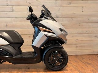 Peugeot Metropolis 400