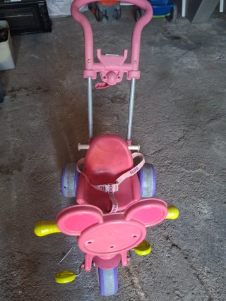 Triciclo infantil Feber rosa con empujador