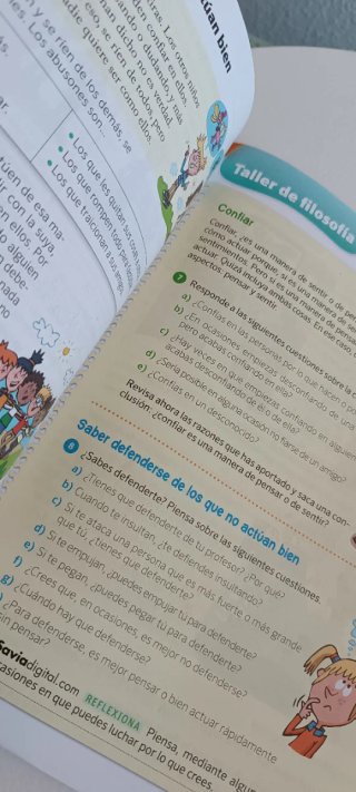 Valores sociales y cívicos 4 Primaria :[Comunid...