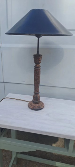 Lámpara de mesa rústica madera y metal
