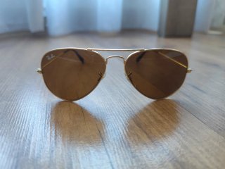 Gafas de sol Ray-Ban Aviator Marrones y Doradas.