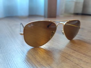 Gafas de sol Ray-Ban Aviator Marrones y Doradas.