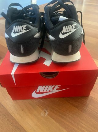 Nike MD Valiant GS Negro Gris