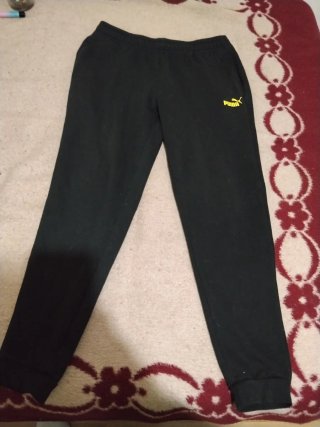 Pantalón chándal Puma negro y amarillo