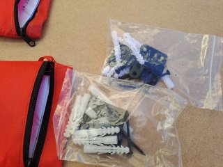 NUEVAS!! 2 mesitas de noche colgantes