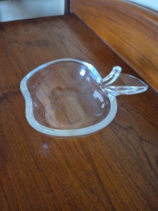 Figura decorativa de cristal manzana
