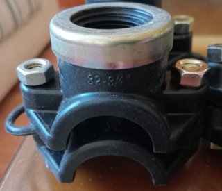Collarínes de toma fontanería marca Milwaukee.