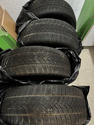 4 Neumáticos Imperial Snowdragon UHP 255/45 R20