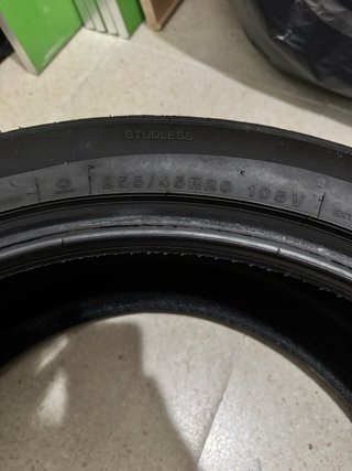4 Neumáticos Imperial Snowdragon UHP 255/45 R20
