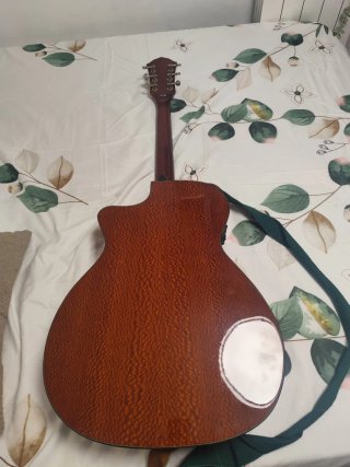 Guitarra semi-acústica Fishman