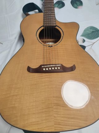 Guitarra semi-acústica Fishman