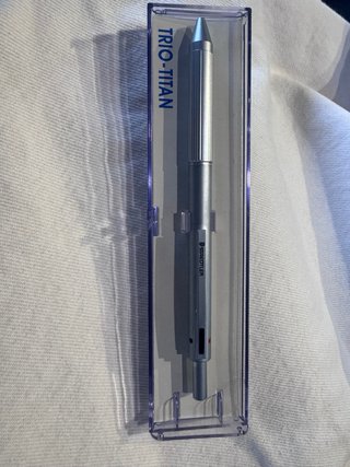un bolígrafo multifunción vintage