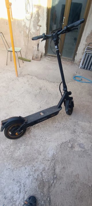 Patinete eléctrico negro Smartgyro k2PRO XL