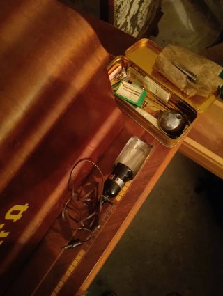 Máquina de coser Alfa con maletín