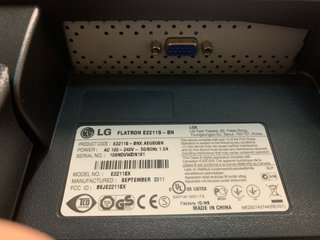 Monitor LG Flatron E2211
