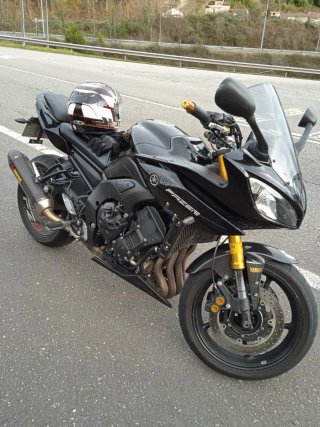 Yamaha FZ8 Negra