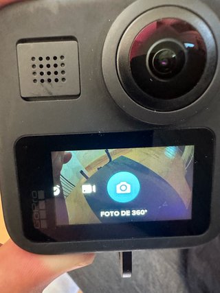 GoPro MAX 360 con batería y funda