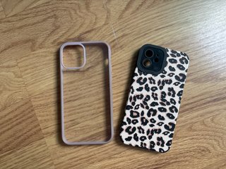 2 Fundas iPhone 12 (Transparente y Animal Print)