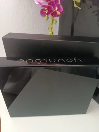 Vitrina Younique Charm Negra/Rosa