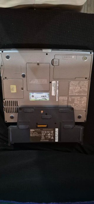 Dell Latitude D600 + Dock Station