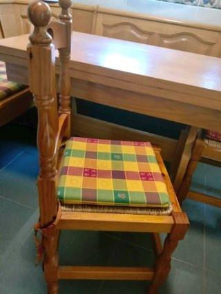 Conjunto rinconera madera mesa extensible y sillas