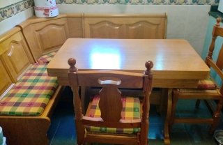 Conjunto rinconera madera mesa extensible y sillas