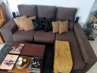 Sofá chaise longue marrón en muy buen estado