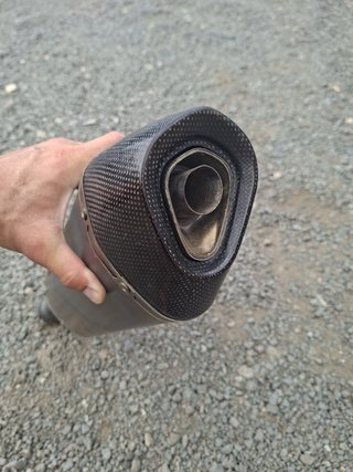 Tubo de escape Akrapovič M-HR064