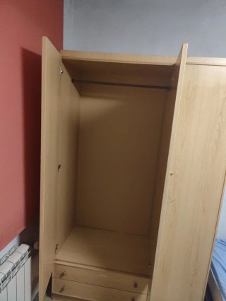 Armario de madera para habitación