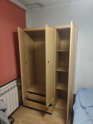 Armario de madera para habitación