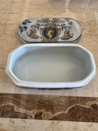 Conjunto de porcelana azul y blanco