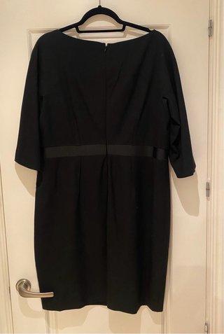 Vestido negro, muy elegante de Purificación García