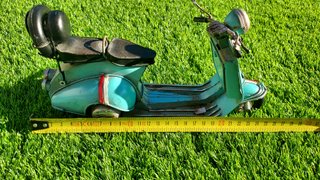 Vespa de Lata Azul e Preto