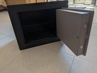 Caja fuerte FAE negra y gris