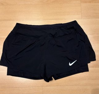 Pantalón corto deportivo Nike mujer