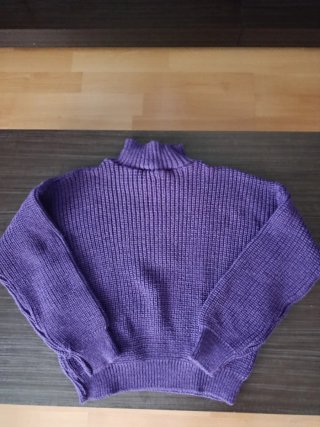 Jersey Shein cuello alto morado Talla S