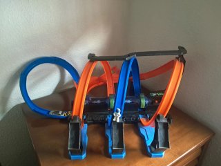 Pista Hot Wheels  incluidos dos coches
