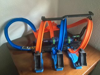 Pista Hot Wheels  incluidos dos coches