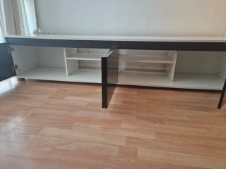 Mueble TV comedor negro y blanco