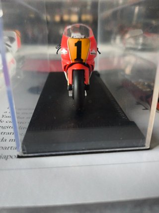 Yamaha YZR 500 Wayne Rainey 1991+fascículo