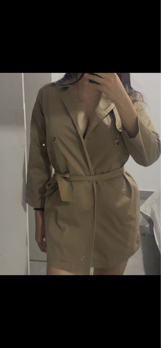 Gabardina Beige con Cinturón