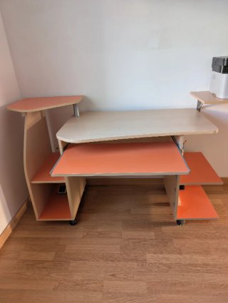 Mesa escritorio ordenador con bandeja