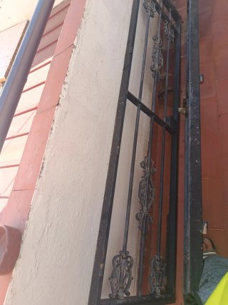 Puerta de forja para terraza