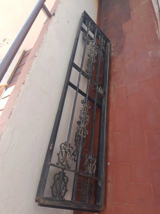Puerta de forja para terraza