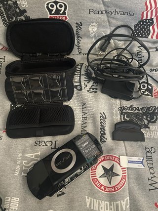 PSP-2004 + Cargador original
